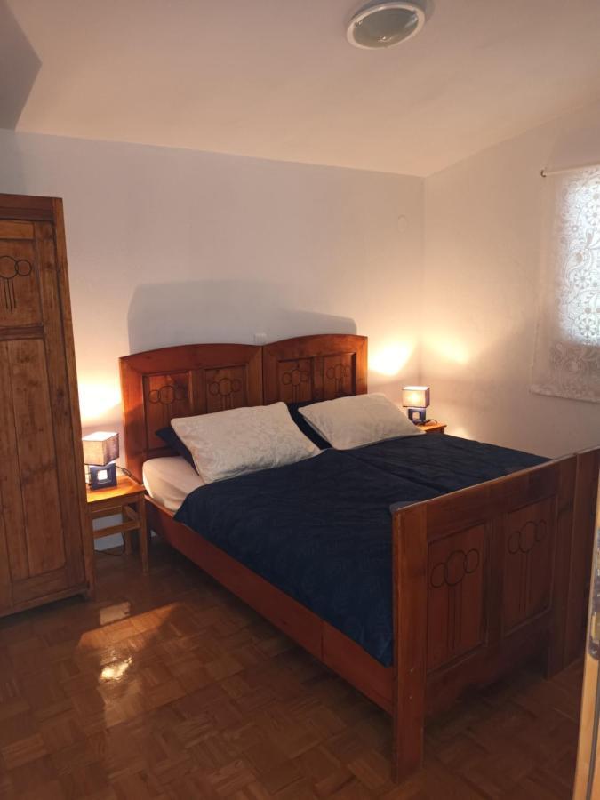 Apartmani Sikic Метайна Екстериор снимка